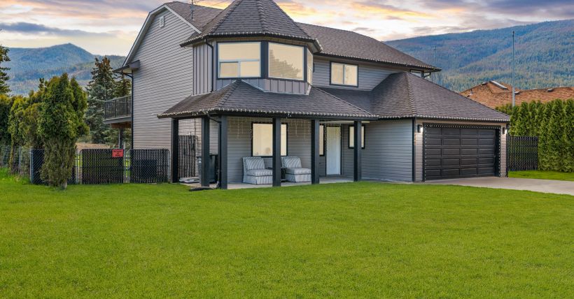 Armstrong BC Real Estate | 2260 Okanagan Street 